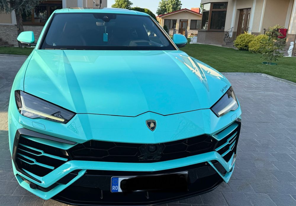 Lamborghini urus de vanzare culoare deosebita Tifany Blue Miami