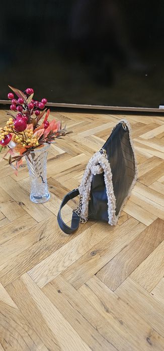 Черна дамска чанта