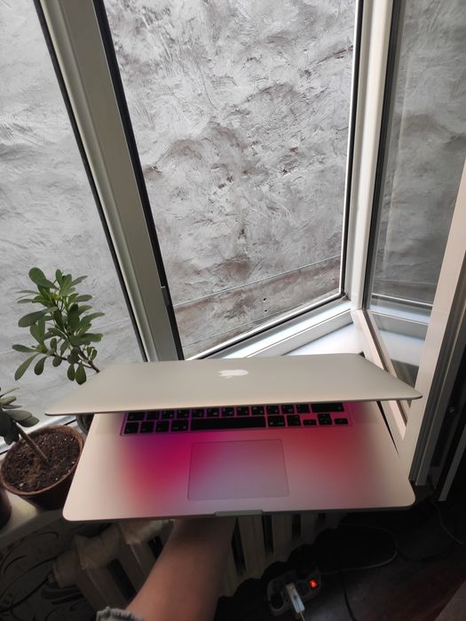 Apple MacBook PRO. i7/16Gb/512Gb. В отличном состояние.
