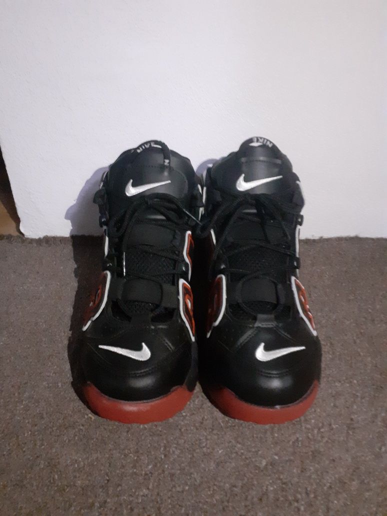 Nike Uptempo Alb și Negru