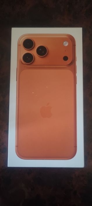 Продам Айфон 17 про мах