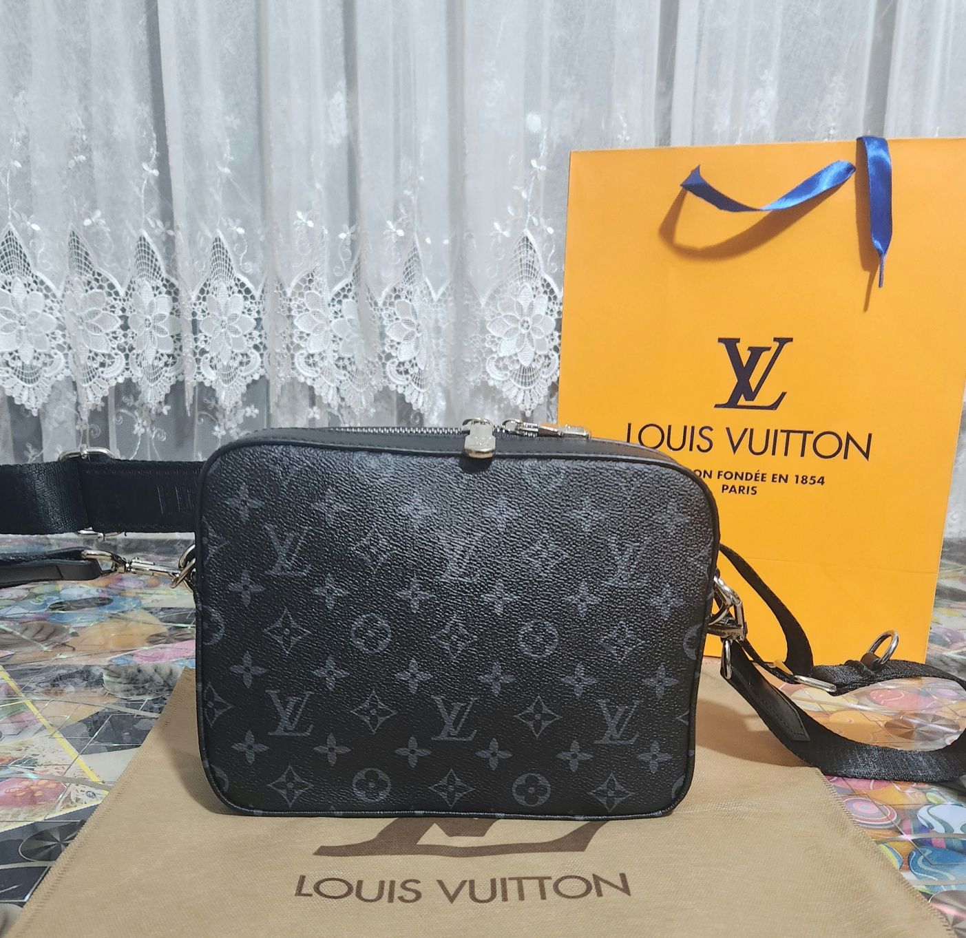 Мъжка чанта louis vuitton