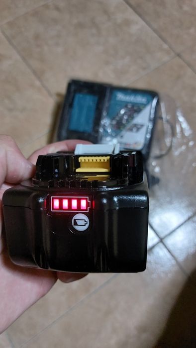 Acumulatorii 5Ah şi incarcator rapid Makita Original