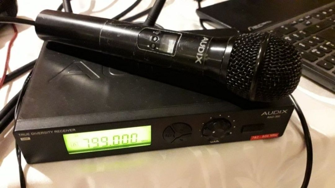 Vând microfon wireless Audix Om3