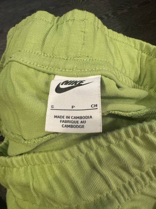 pantaloni nike scurti