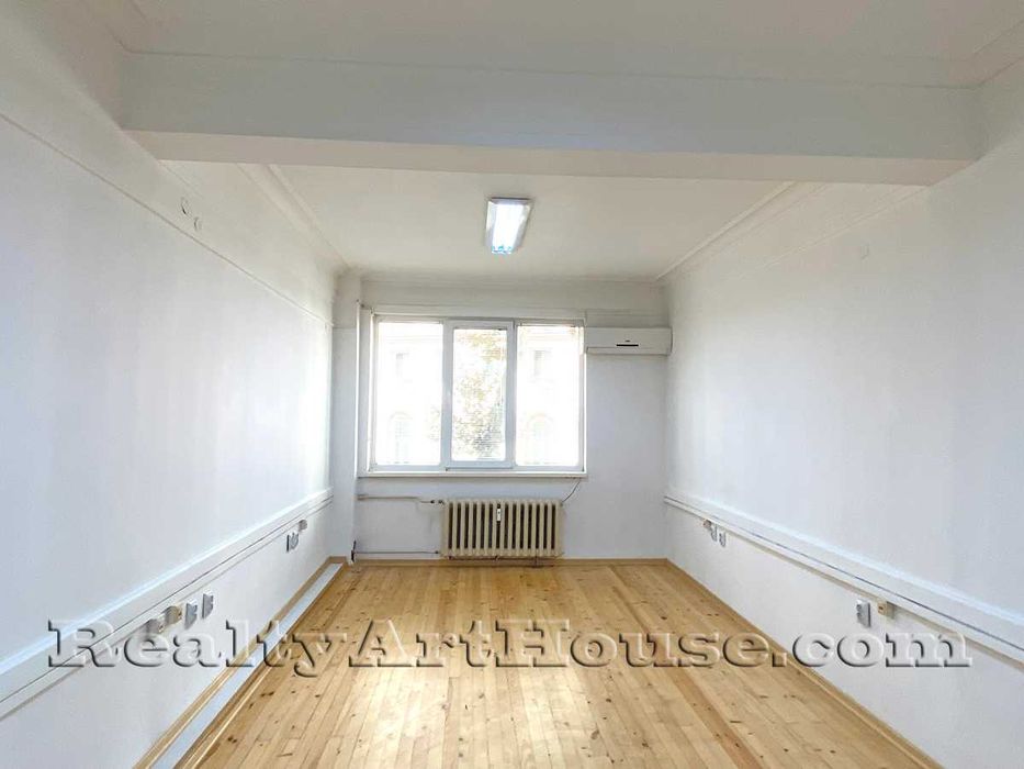 Дава се под наем Офис в София, Център - 145 кв.м за 1500 € - Снимка #3
