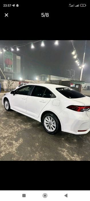 Tayotta corolla sedan