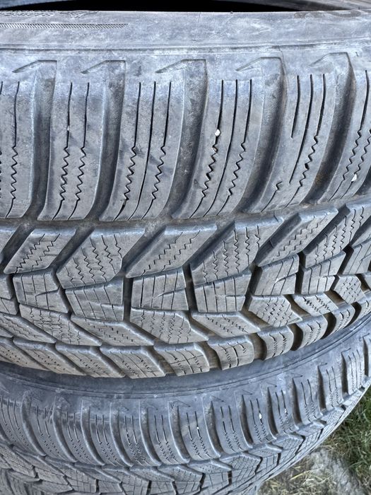 Anvelope  de iarna  Hankook 235/55 R 20