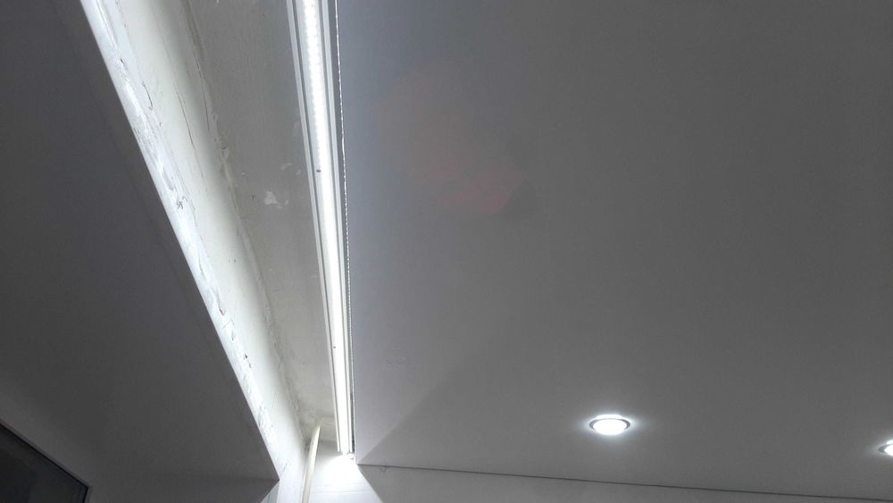 Натяжные потолки от 1500 тг за м2.  Клеим галтели