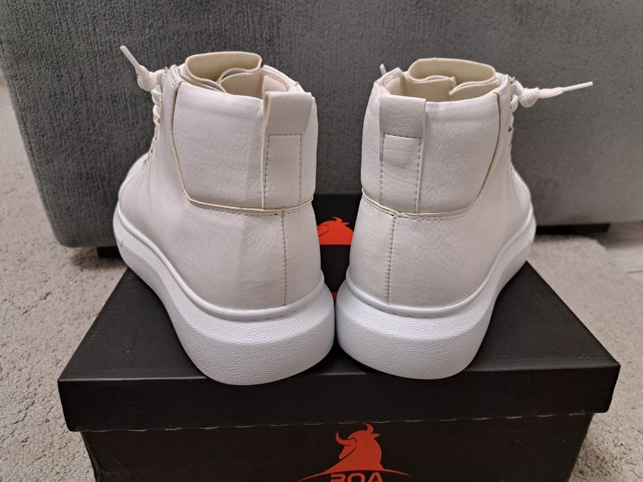 Ghete Noi/Model Bărbătesc/Mărime 41/Albe