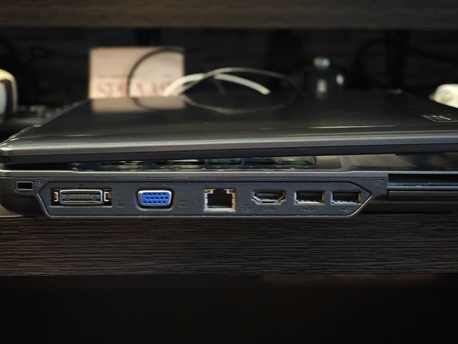 Ноут Ноутбук 15" Ssd диск Windows 10 рабочий в отличном состоянии