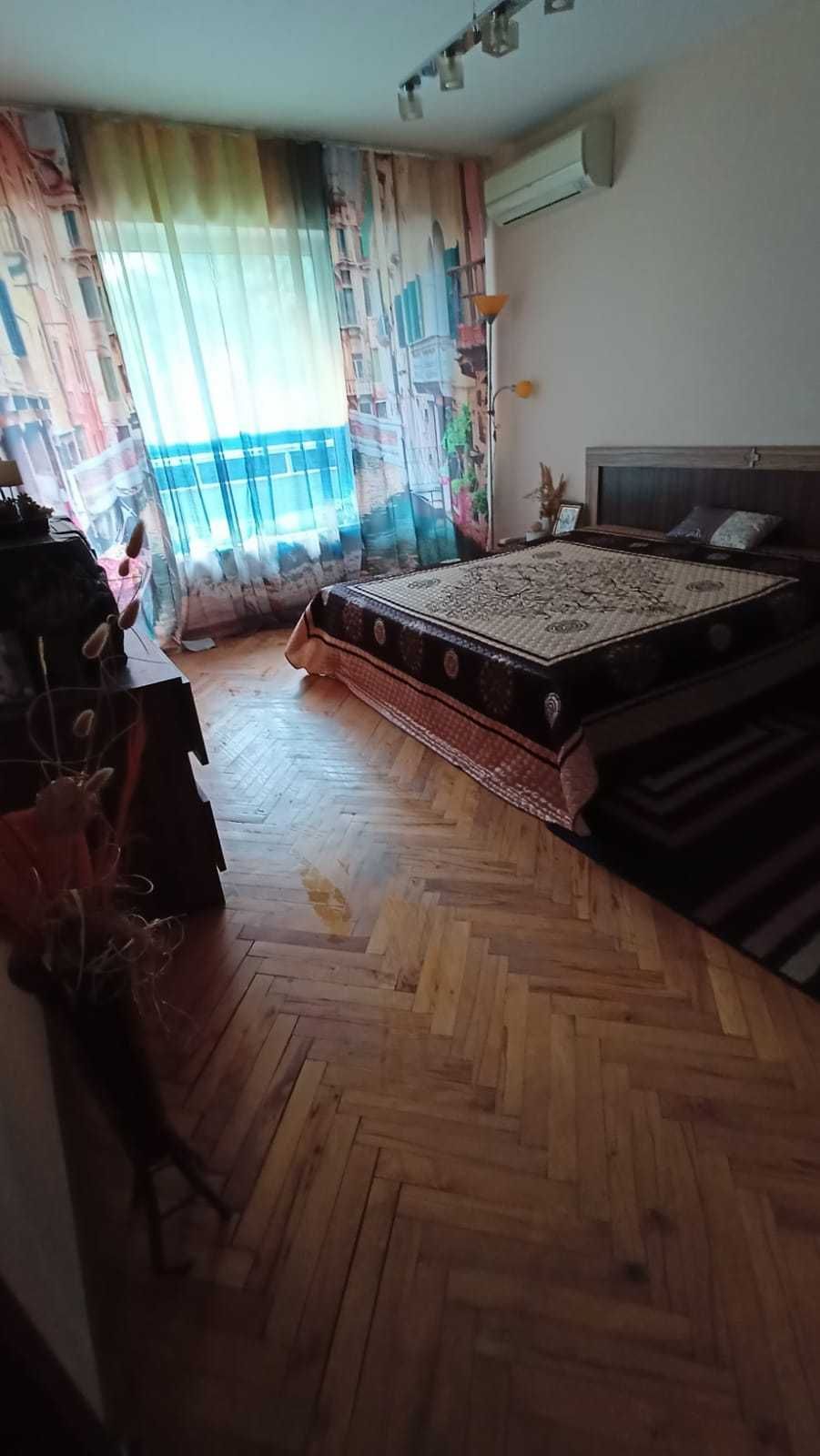 Тристаен обзаведен южен апартамент в квартал Аспарухово-Касабова