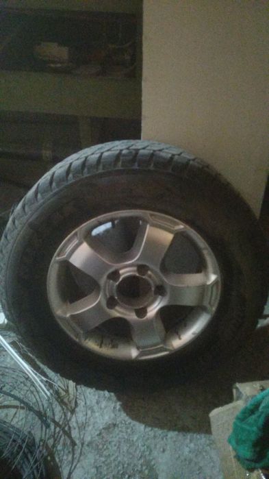 зимние шины и диски на 200 крузак, blizzak