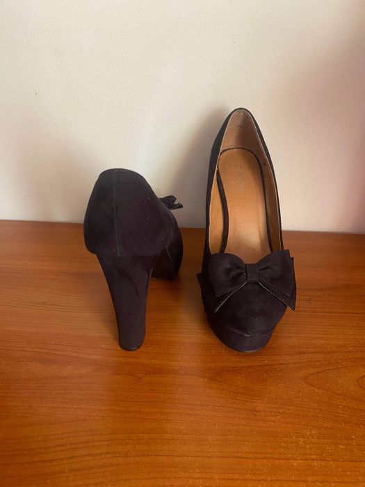 Pantofi negri, mărimea 40