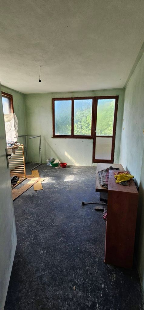 Продава се Къща в с. Муртинци, Област Перник - 204 кв.м за 344 €/кв.м - Снимка #6