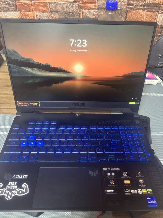 Laptop gaming ca nou! Model rar