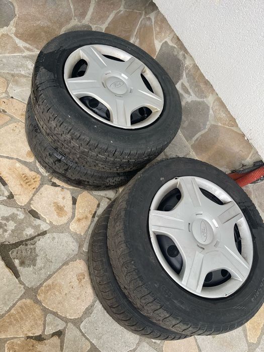 Vand 4 roți Ford