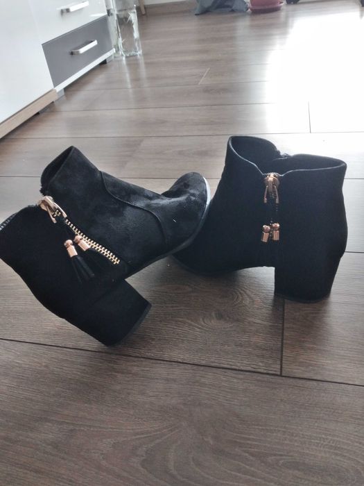 Гумени и кожени боти номер 39 и 40