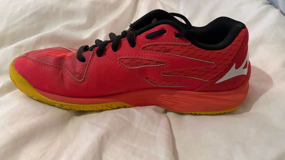 Волейболни обувки за зала Mizuno lightning star z-7 jr