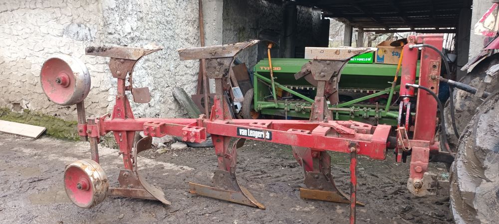 Plug reversibil trei cormane