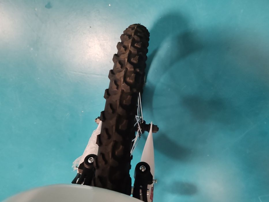 Bicicleta fetite cu roti ajutatoare