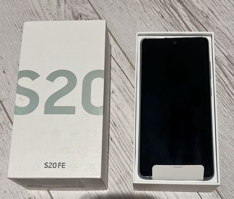 Samsung s20fe , самсунг с20фе