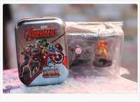 Carti de joc cu personaje Avengers Marvel si figurine supereroi