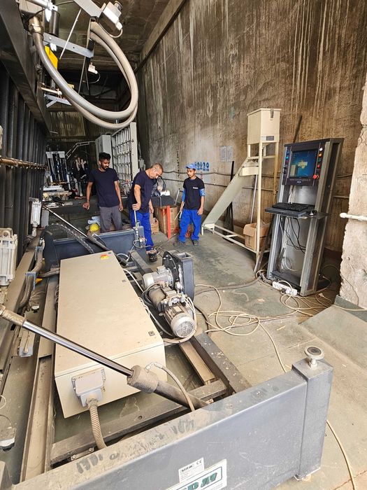 Masa taiat sticla automata CNC