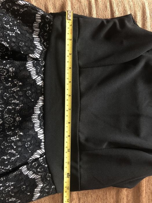 Vand rochita cu spatele un pic gol