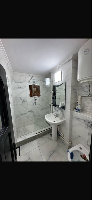 Apartament 3 camere Biserica De Carton