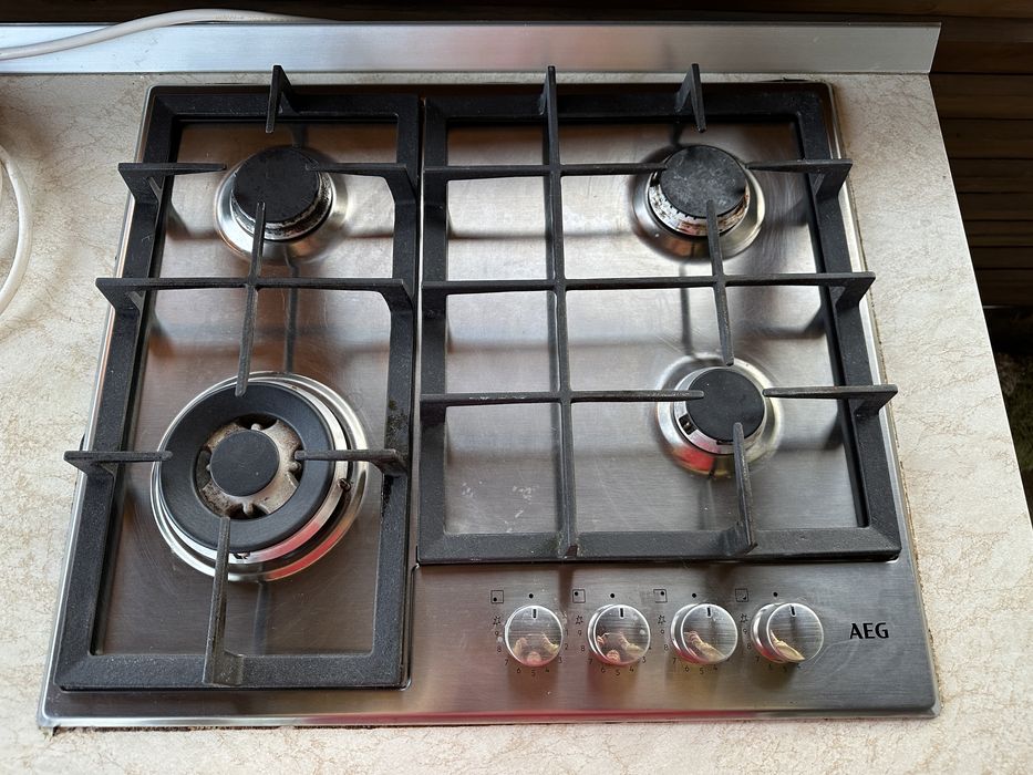 Vand Plita pe gaz cu 4 ochiuri