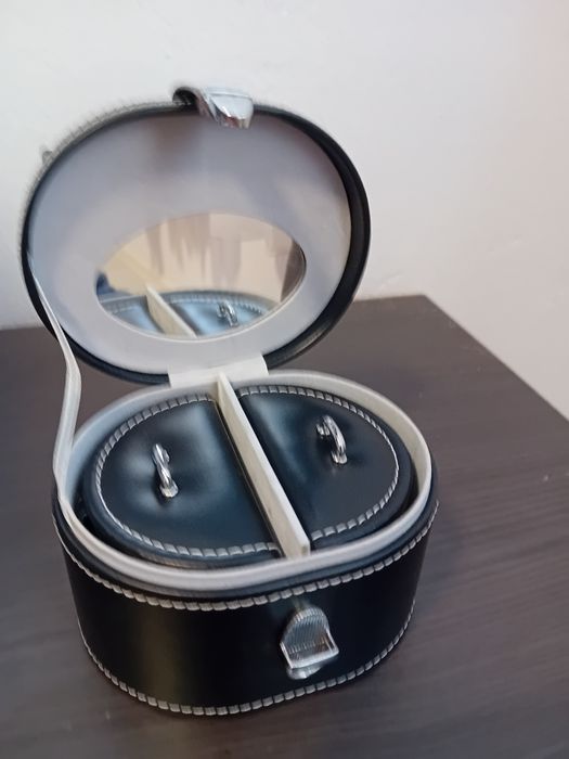 Cutie bijuterii. Noua. Pret 60 lei fix