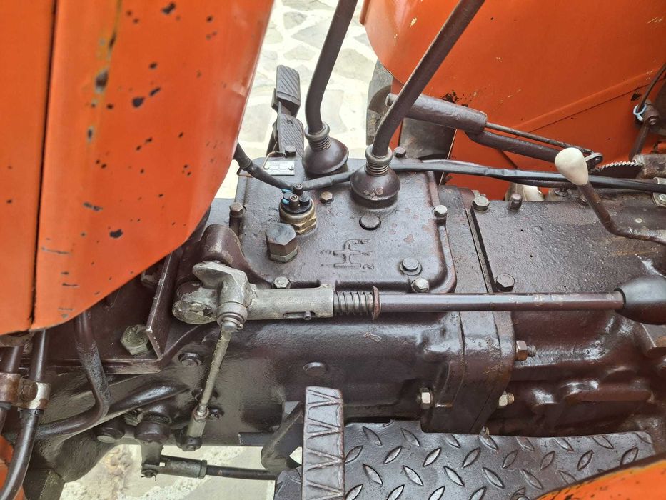 Tractor UTB Universal Viticol VR 445, 530 pt. vie livada import Franta
