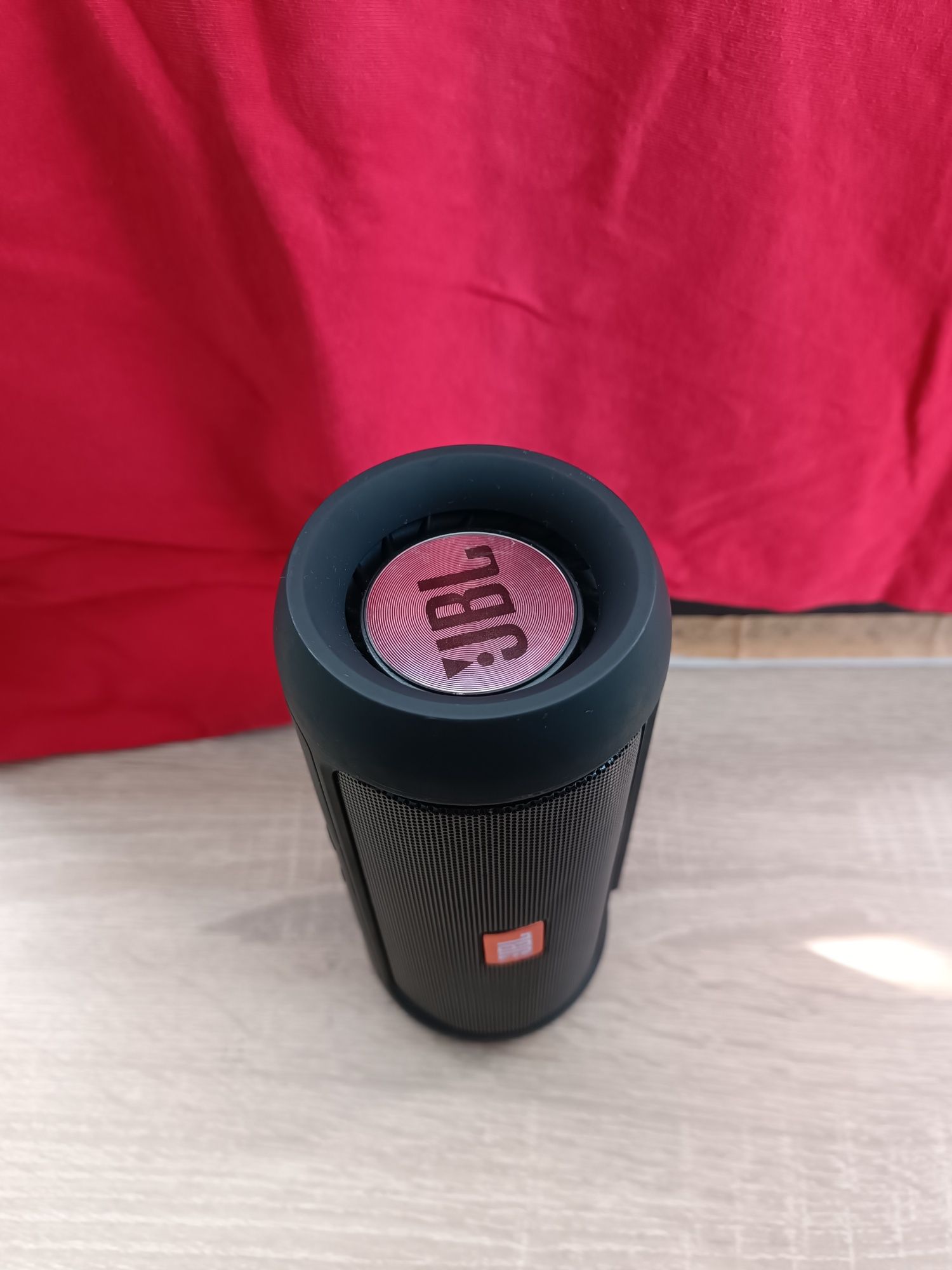 Продавам Колонка JBL FLIP CHARGER 2