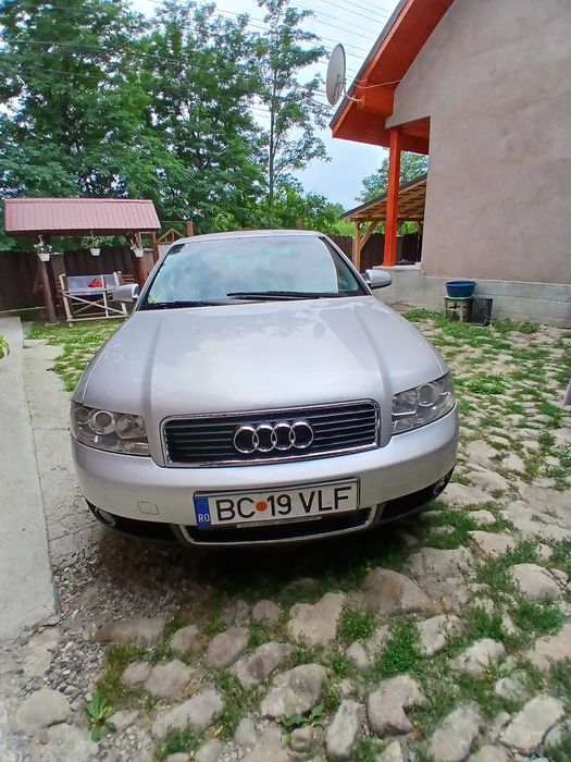 Vand audi A4 pret 2200€ negociabil