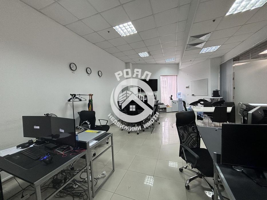 Продава се Офис в Пловдив, Център - 85 кв.м за 806 €/кв.м - Снимка #1