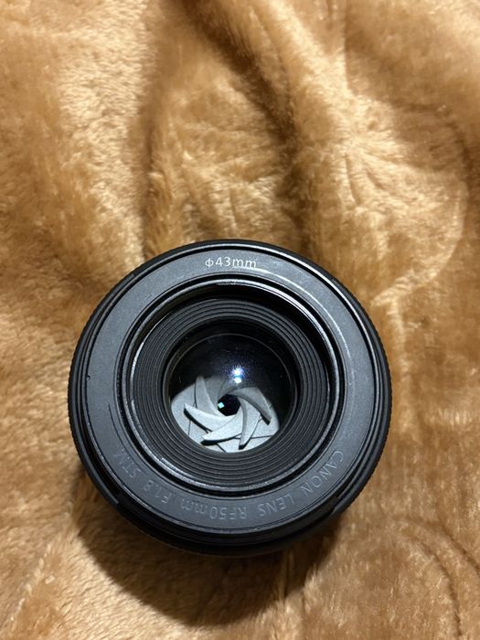 Обектив canon RF50mm f.8 STM