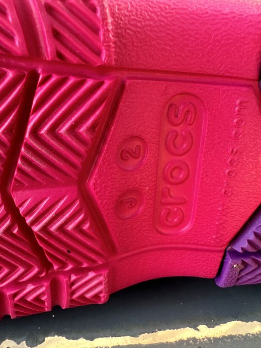 Vand cizme de guma noi pentru fete Crocs  nr.33-34