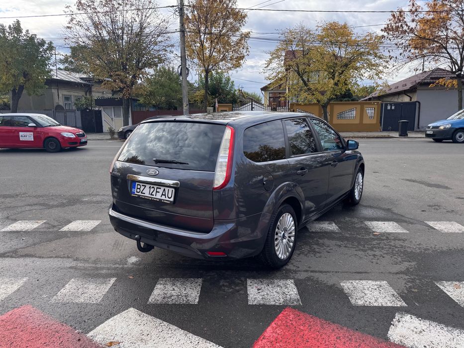 Ford Focus Titanium 1.6 benzina+GPL Navi Mare Youtube Waze Pdc Carlig
