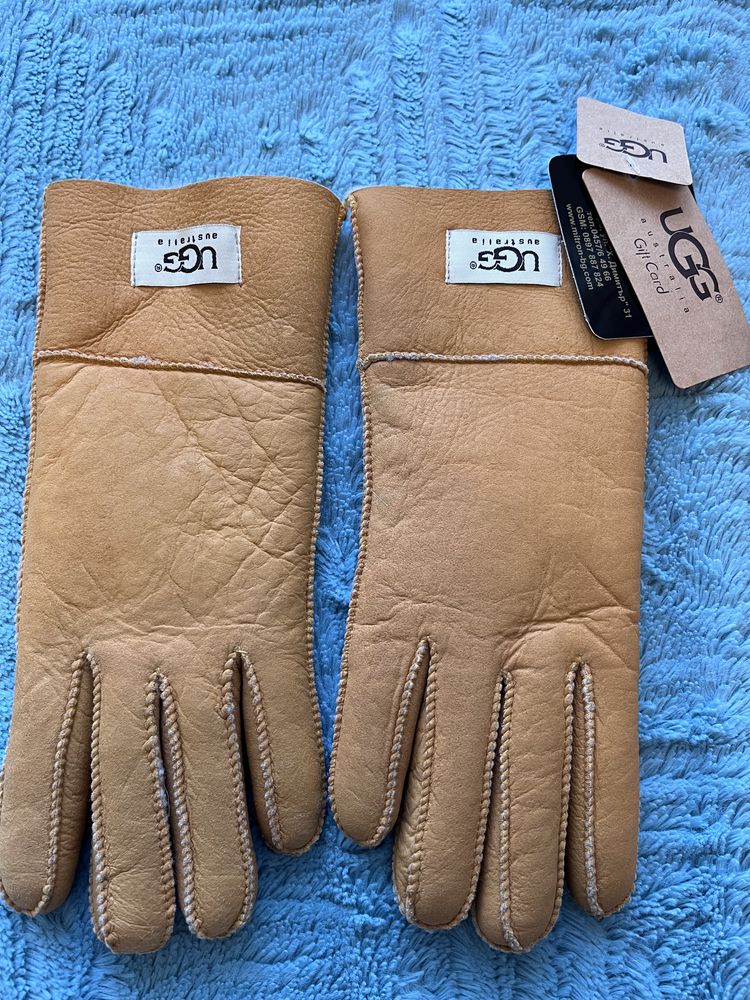 Дамски ръкавици UGG xs нови