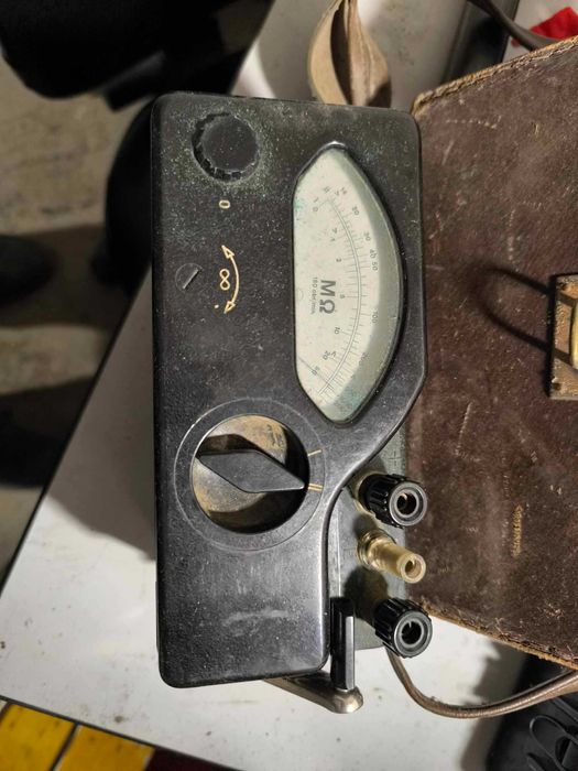 Уред за измерване на изолационно съпротивление