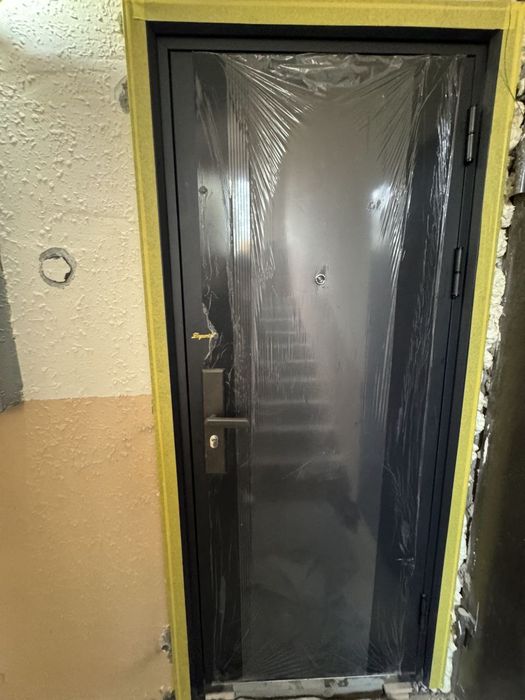 Продаётся квартира на чиланзар 18 2ой этаж 1комнатная