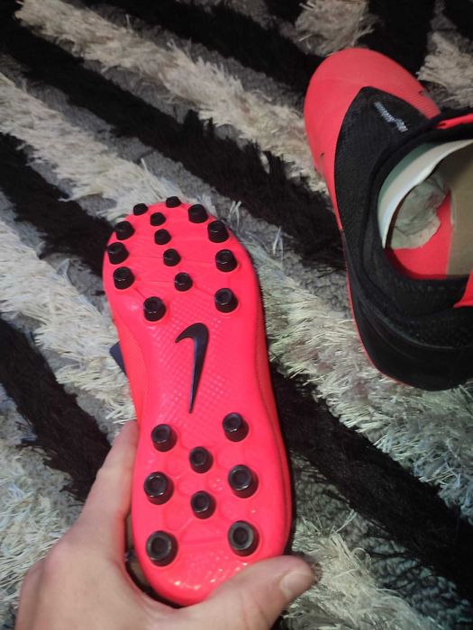 Ghete fotbal Nike marimea 38.5