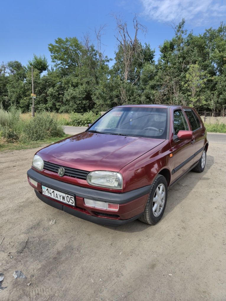 Продам гольф3 состаяние хорошее. Об. 1,8 год 1991