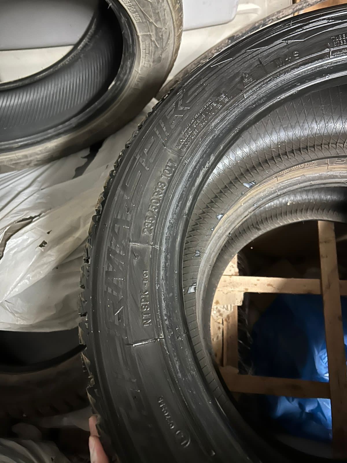 Балон ризина 235/50/R18
Шипы