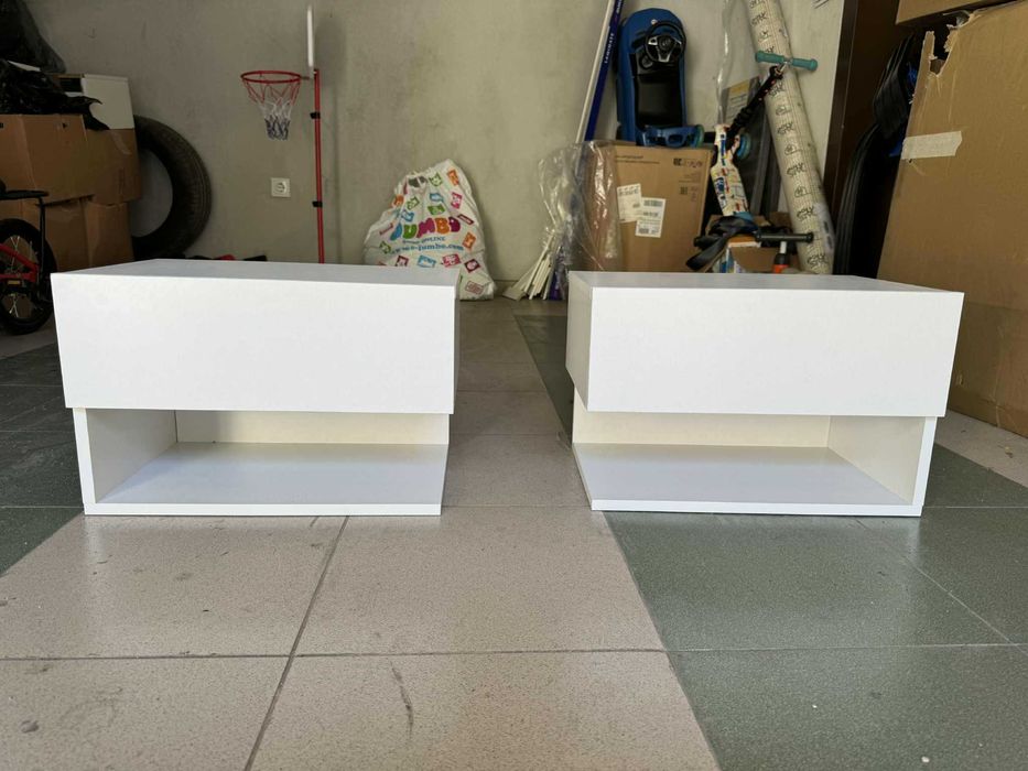 vidaXL Нощни шкафчета за стенен монтаж, 2 бр, бели