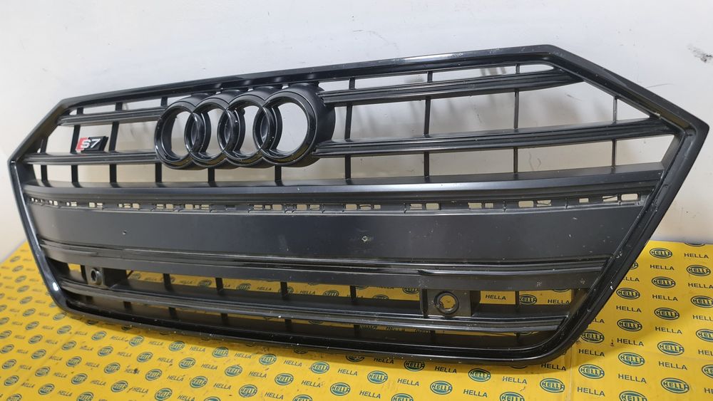 Grila masca radiator black Audi A7 S7 c8 4k bara fata far 2018+