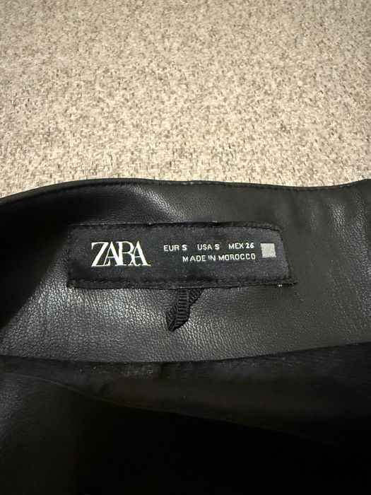 Кожени къси панталони Zara