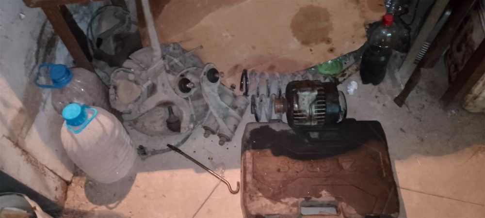 Запчасти на мерседе