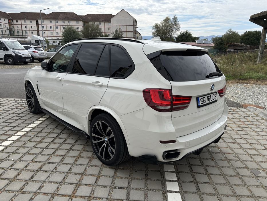 Vand bmw x5 f15 M stare inpecabila cu distributie schimbată si garanti